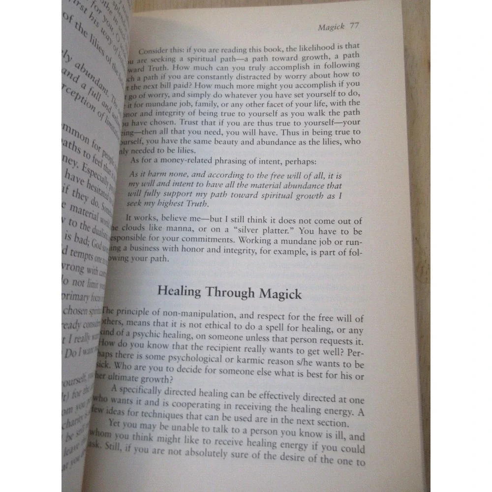 Circle Of The Cosmic Muse: A Wiccan Book of Shadows